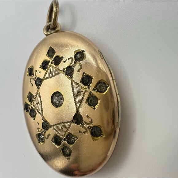 WH Co antique Victorian 1/4 thick 10k gold filled paste rhinestones round locket - Picture 4 of 10